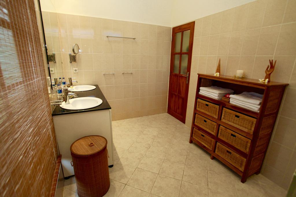 Villa Surgawi Lovina  Ngoại thất bức ảnh