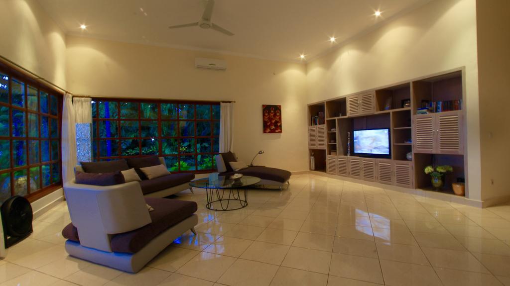 Villa Surgawi Lovina  Ngoại thất bức ảnh