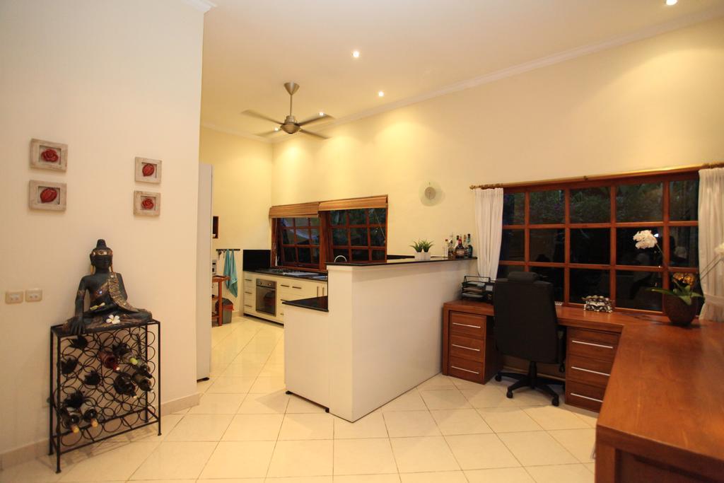 Villa Surgawi Lovina  Ngoại thất bức ảnh
