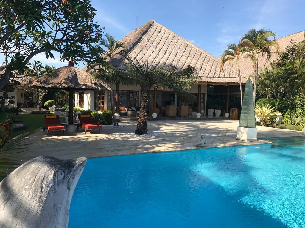 Villa Surgawi Lovina  Ngoại thất bức ảnh