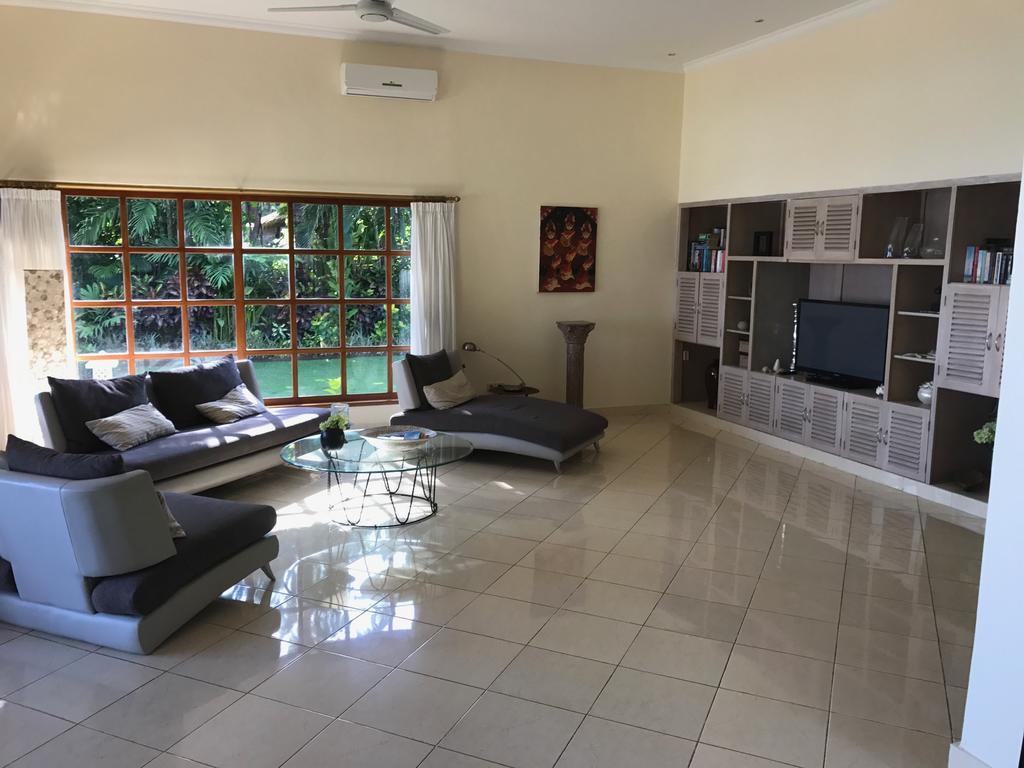 Villa Surgawi Lovina  Ngoại thất bức ảnh